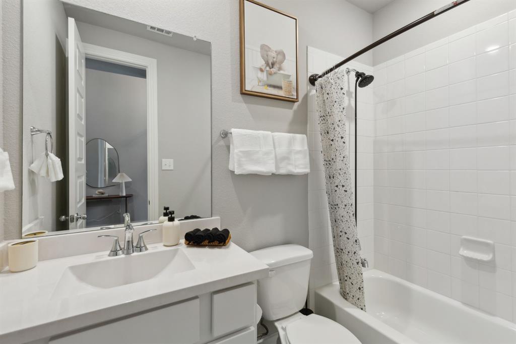 1104 Holcombe Drive Property Photo 19