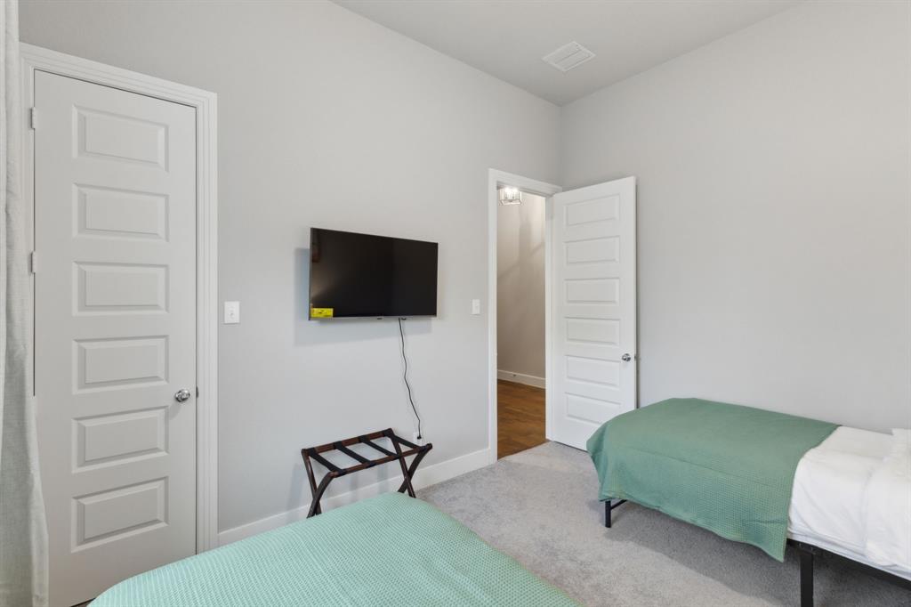 1104 Holcombe Drive Property Photo 23