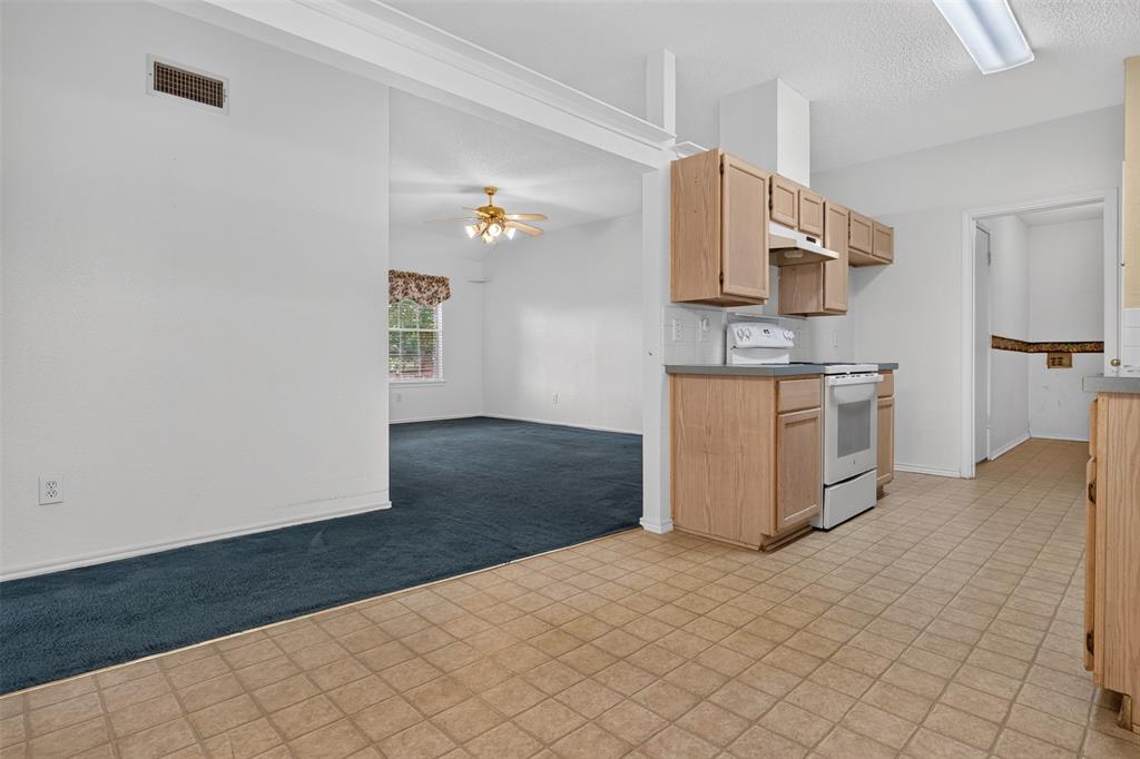 711 Plum Street Property Photo 13
