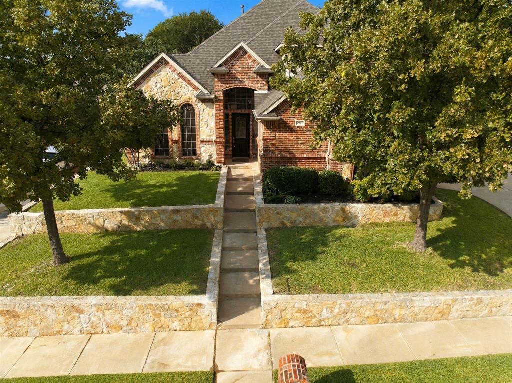 7921 Shady Oaks Drive Property Photo 1
