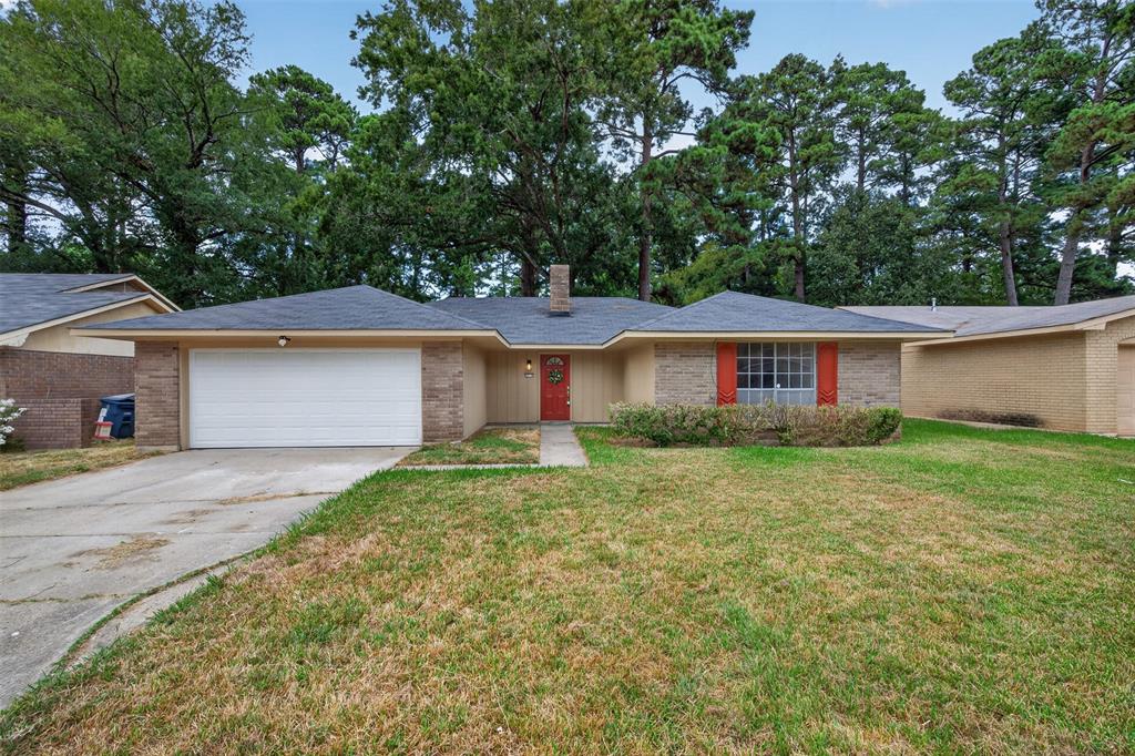 4716 N Lake Property Photo 1