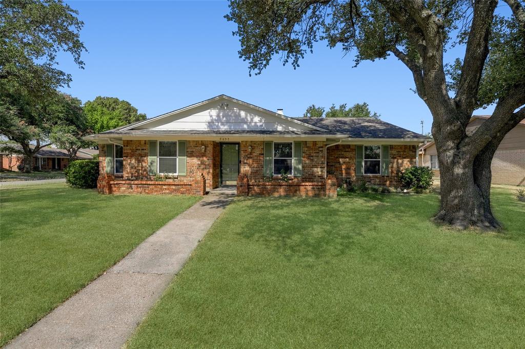 2433 Pinehurst Lane Property Photo 1