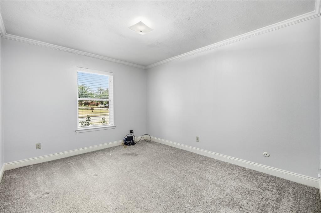 2433 Pinehurst Lane Property Photo 17