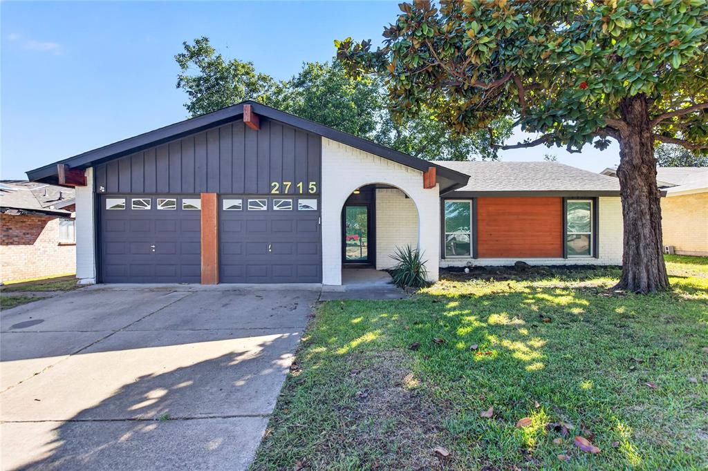 2715 Barrington Place Property Photo 1