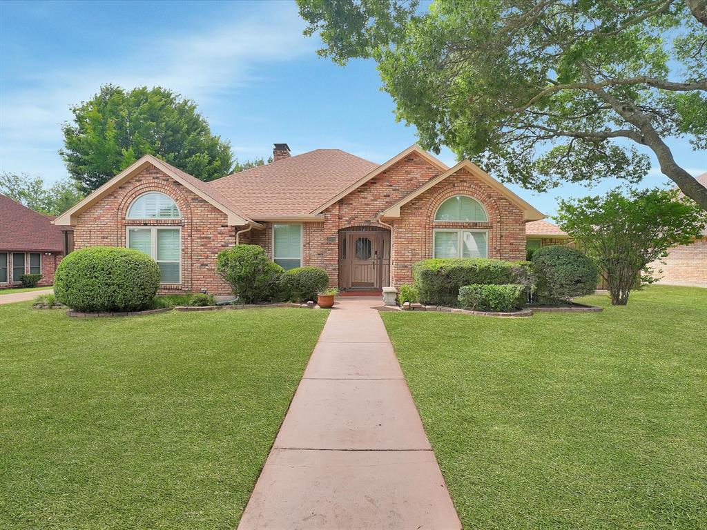 1304 Carriage Creek Drive Property Photo 1