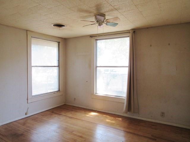 413 S Avenue G Property Photo 7