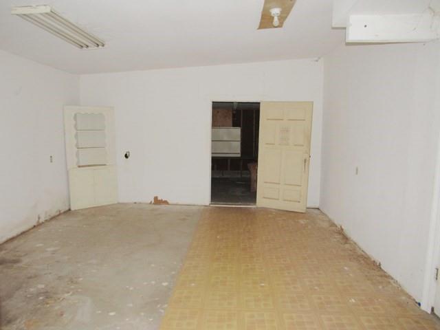 413 S Avenue G Property Photo 11