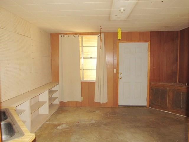 413 S Avenue G Property Photo 23