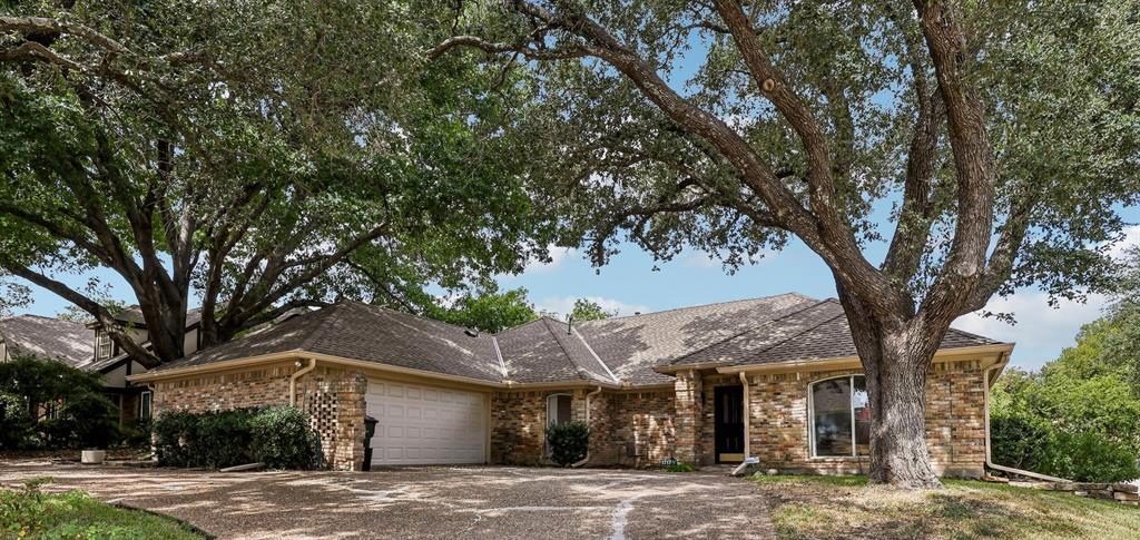 1717 Edgewater Drive Property Photo 1