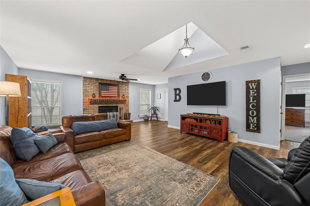 178 Murdoch Road Property Photo 8