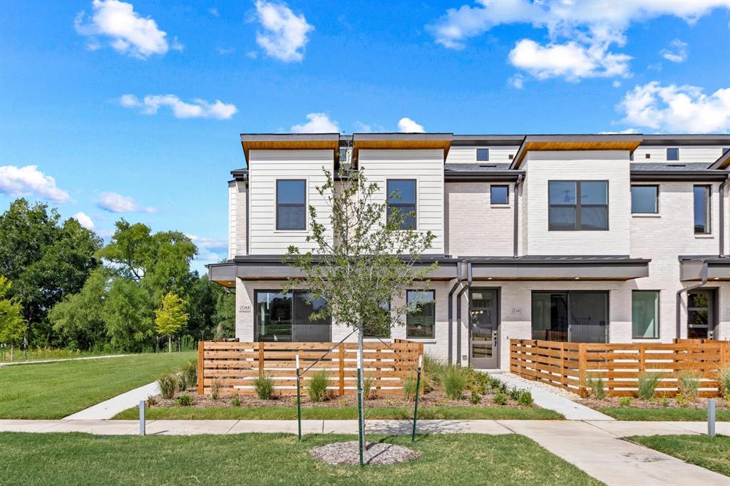 2044 Aldrich Mews Property Photo 1