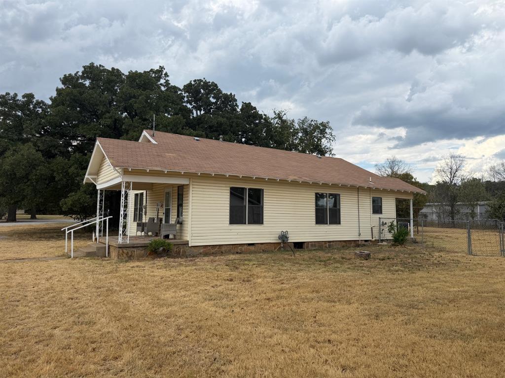 1105 W Main Street Property Photo 4
