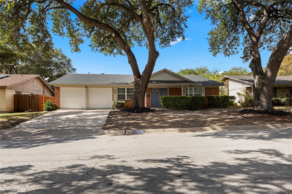 2712 Larkin Avenue Property Photo 1