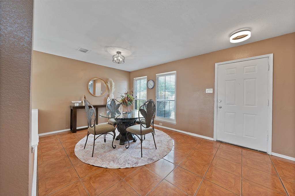 2326 Mcintosh Court Property Photo 6