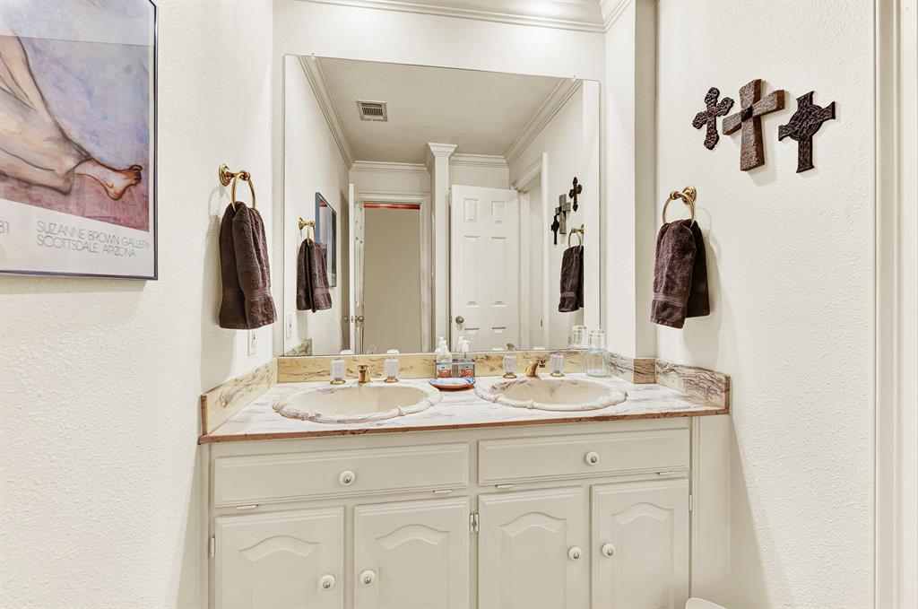 4824 Briargrove Lane Property Photo 12