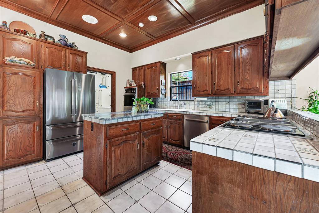 4824 Briargrove Lane Property Photo 14