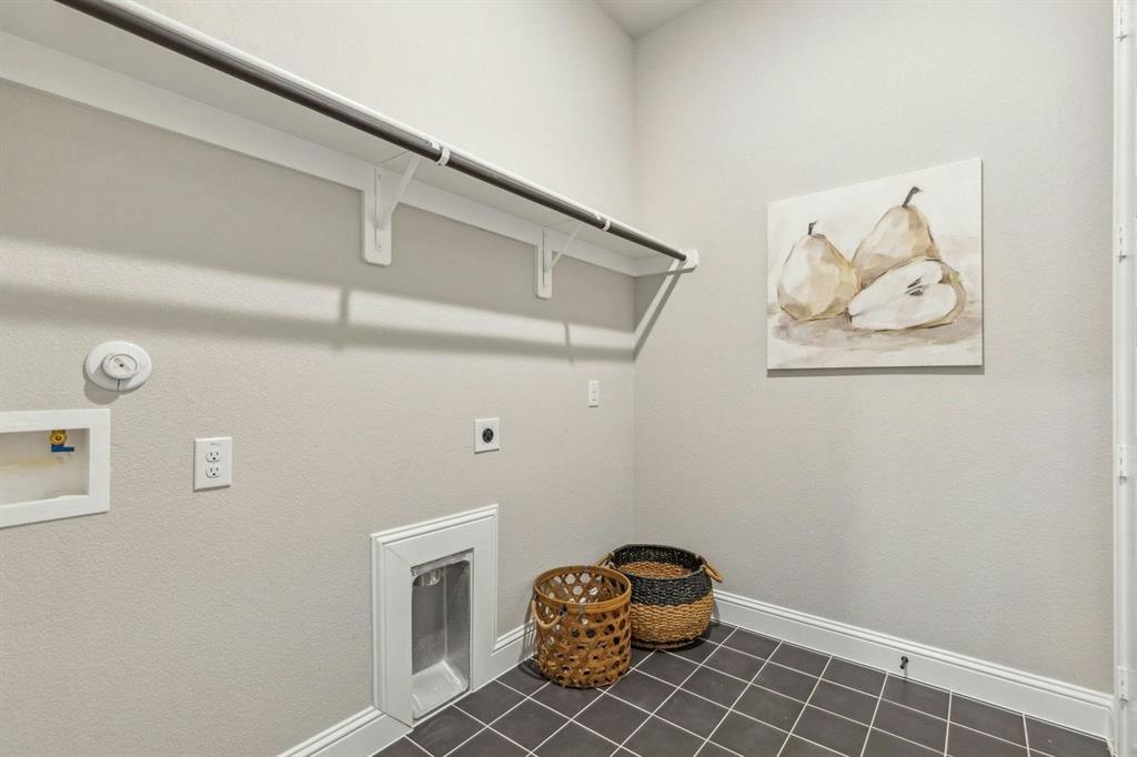 520 Birthright Lane Property Photo 13