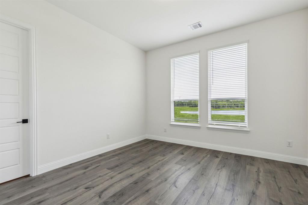 527 Birthright Lane Property Photo 16