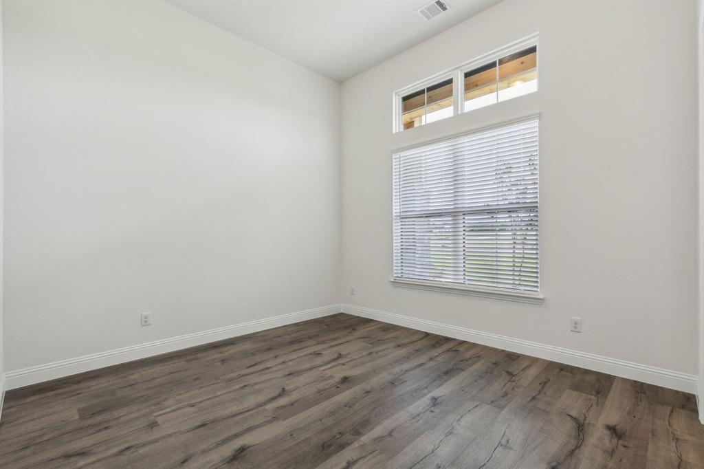 527 Birthright Lane Property Photo 17