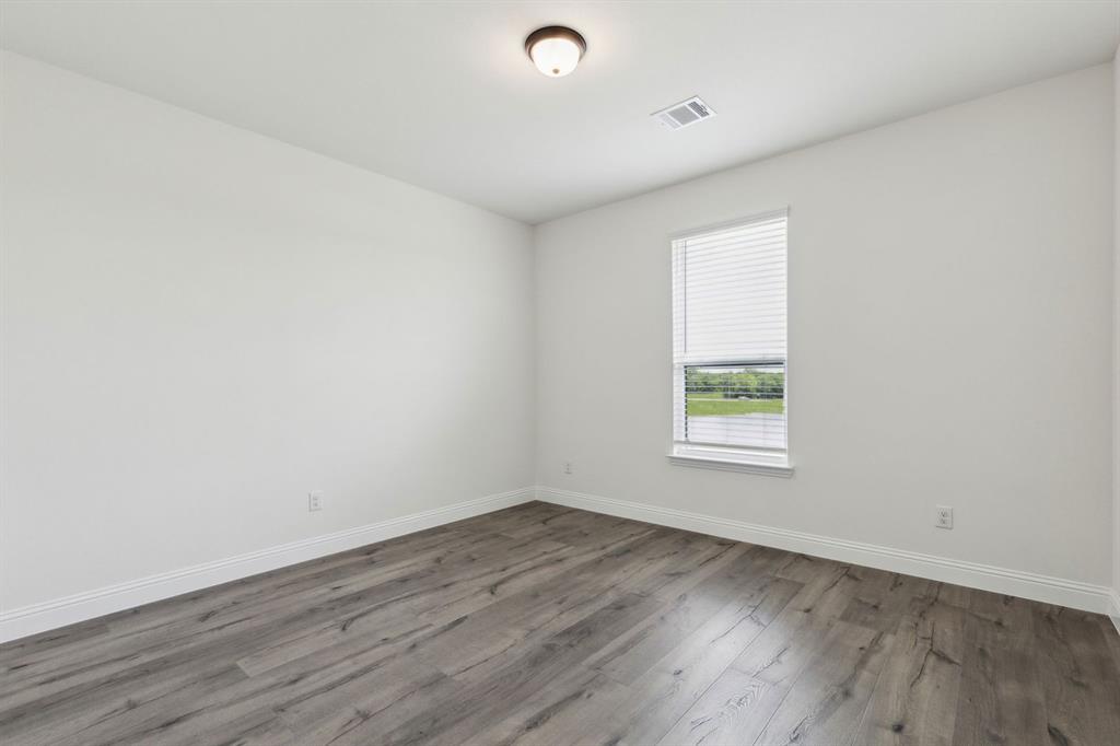 527 Birthright Lane Property Photo 32