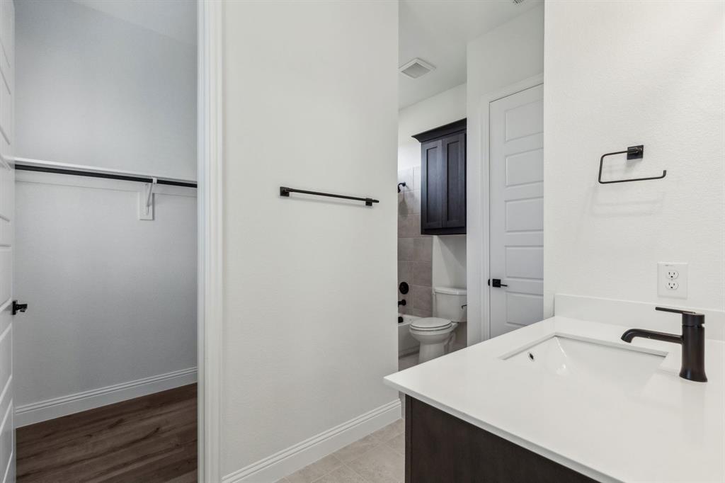 527 Birthright Lane Property Photo 34