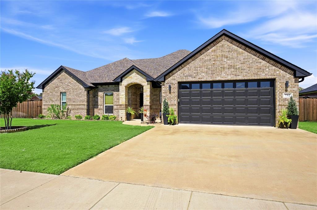 732 Coblestone Circle Property Photo 1