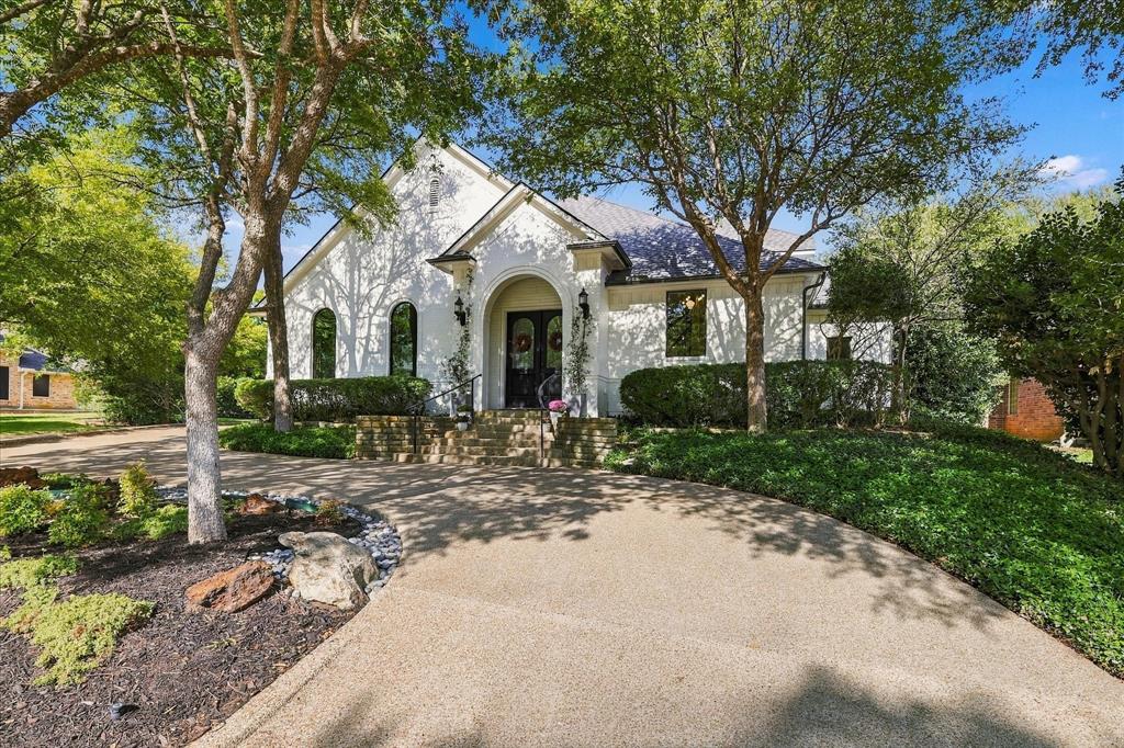700 Glen Abbey Drive Property Photo 1