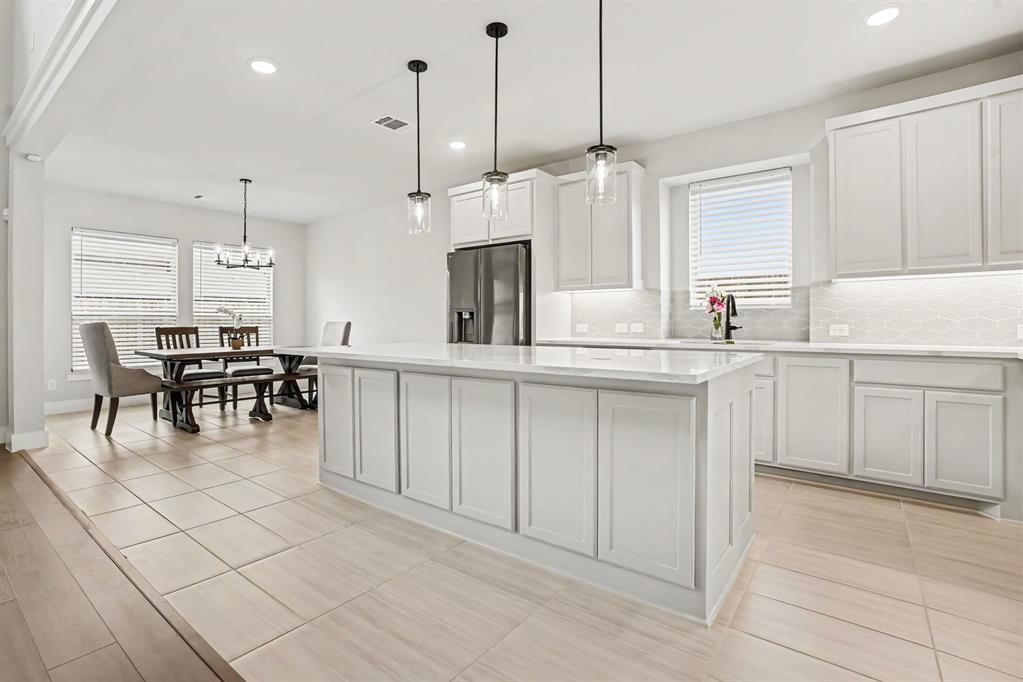 1806 Whisperwood Way Property Photo 13