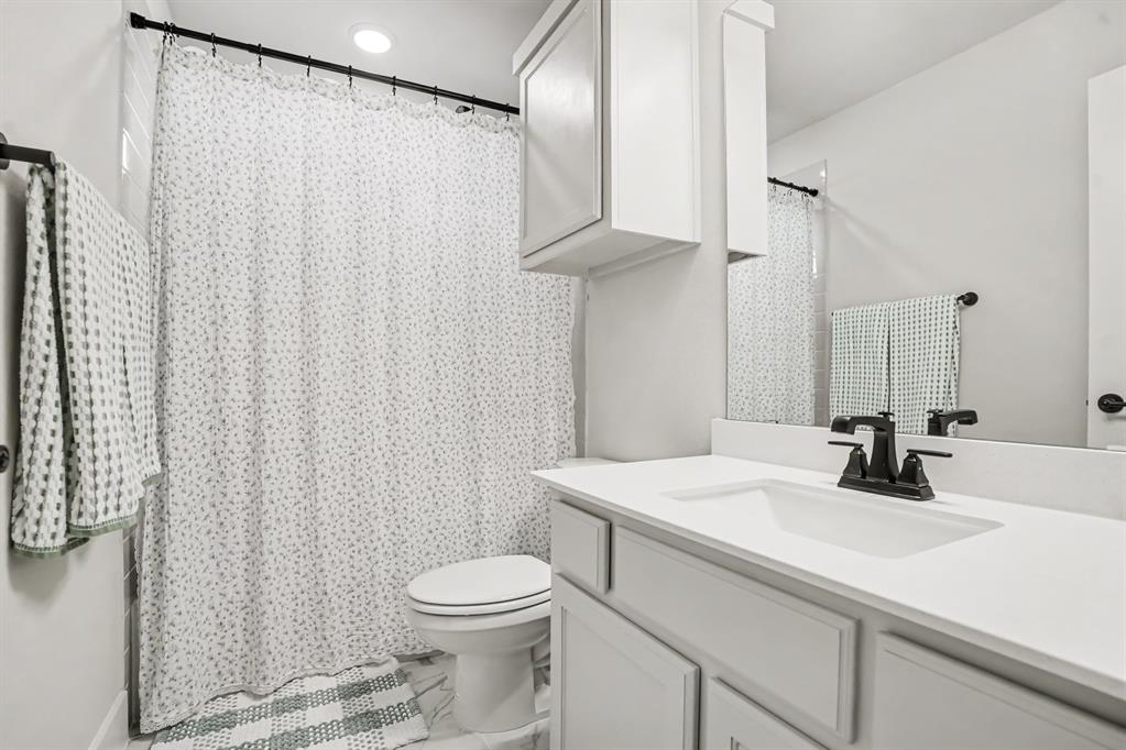 1806 Whisperwood Way Property Photo 33
