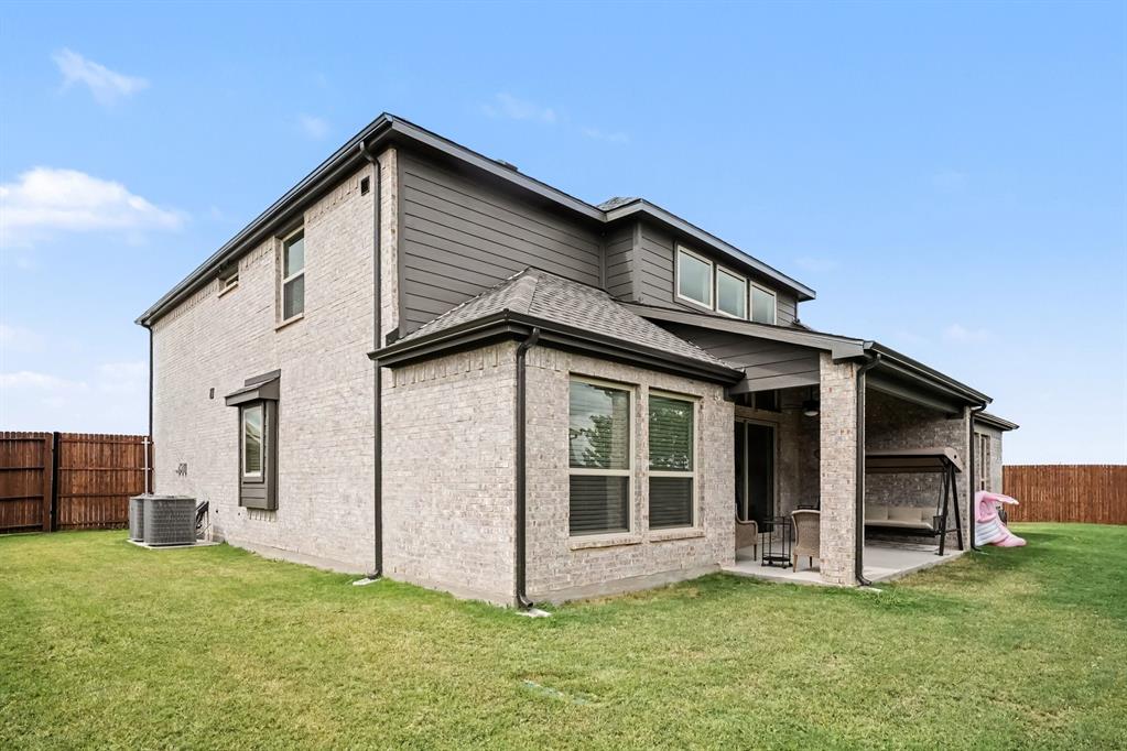 1806 Whisperwood Way Property Photo 37