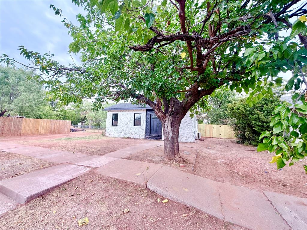525 Miller Street Property Photo 1
