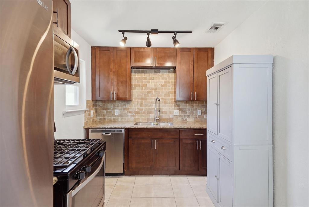 7208 Van Natta Lane Property Photo 4