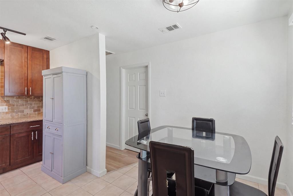 7208 Van Natta Lane Property Photo 6