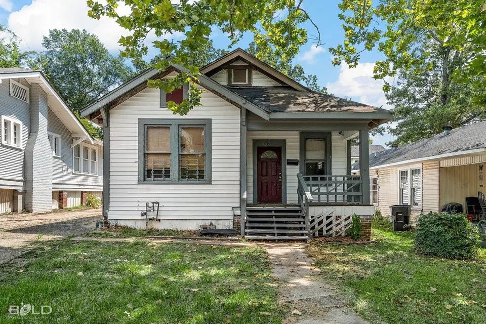 315 Robinson Place Property Photo 1