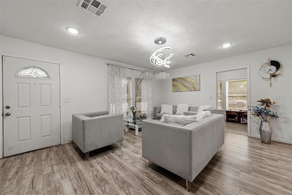 1401 Texas Avenue Property Photo 4