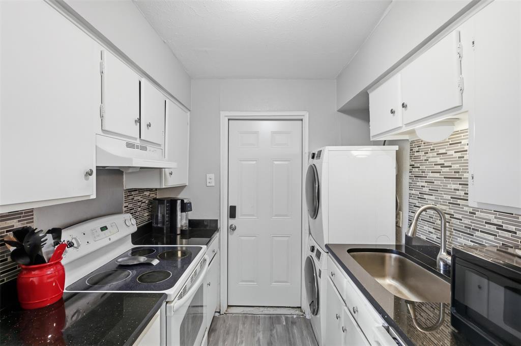 13915 Brookgreen Drive Property Photo 13