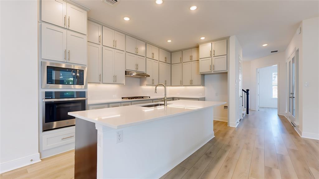 1618 Roundup Way Property Photo 6