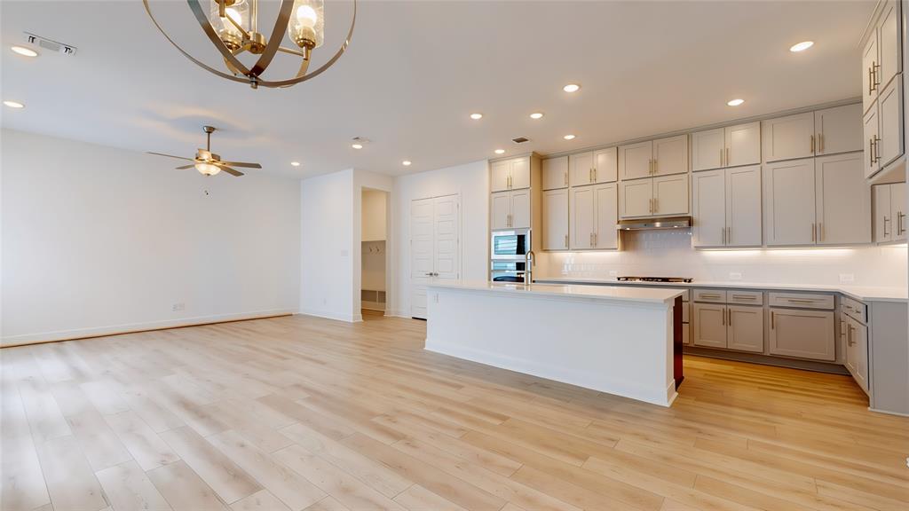 1618 Roundup Way Property Photo 12
