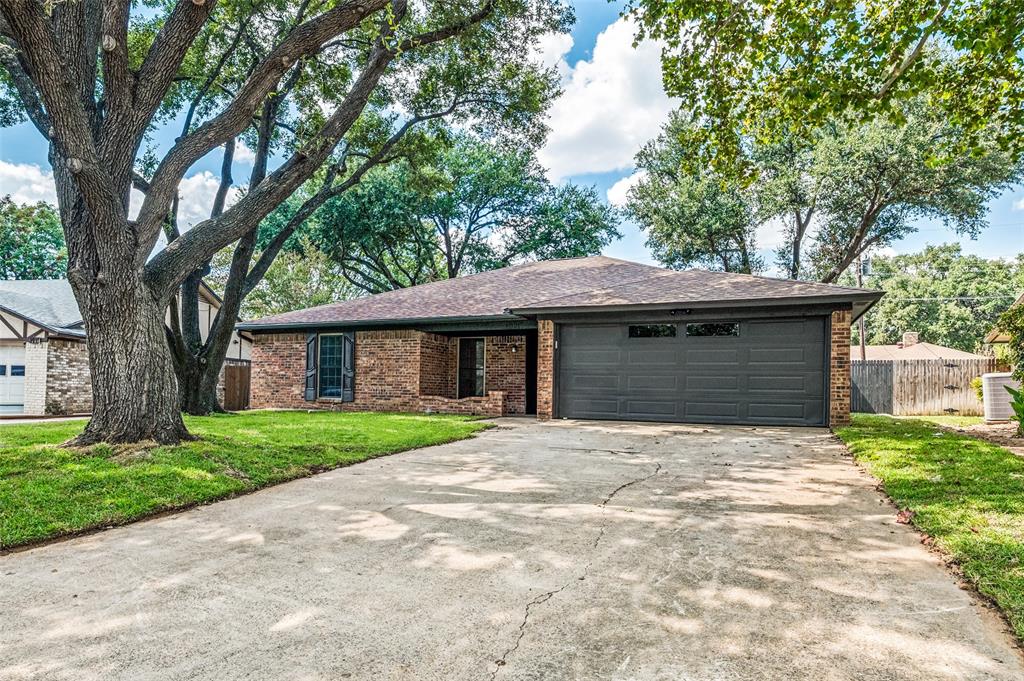 1921 Covey Court Property Photo 1