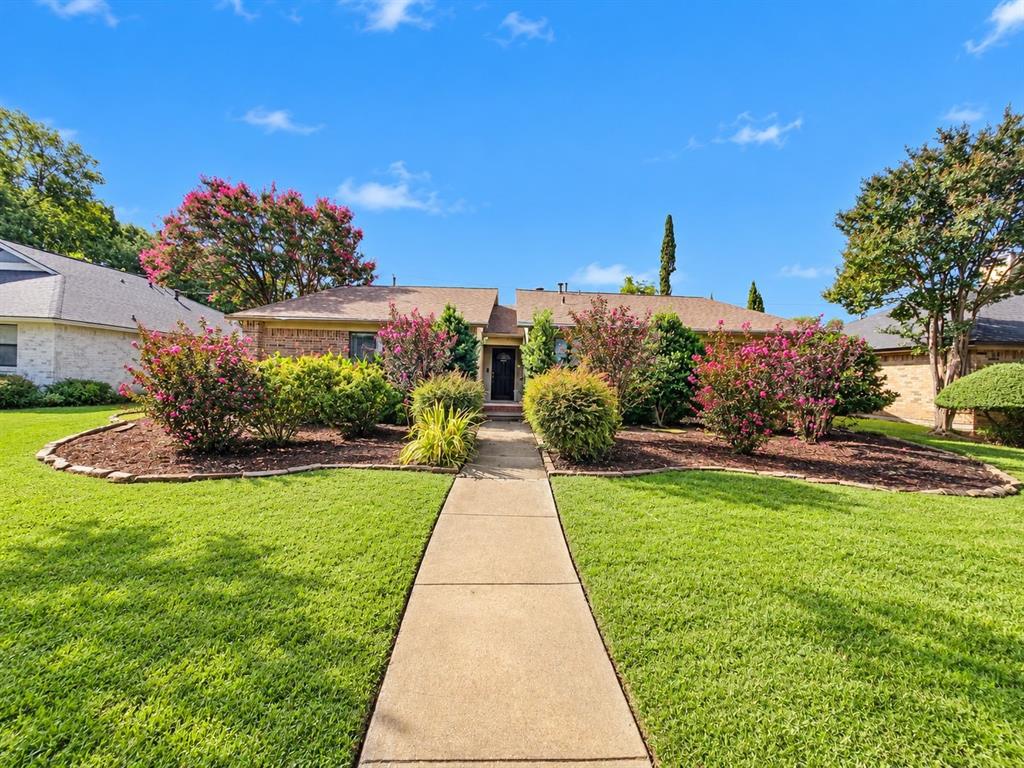 2104 Oak Brook Drive Property Photo 1
