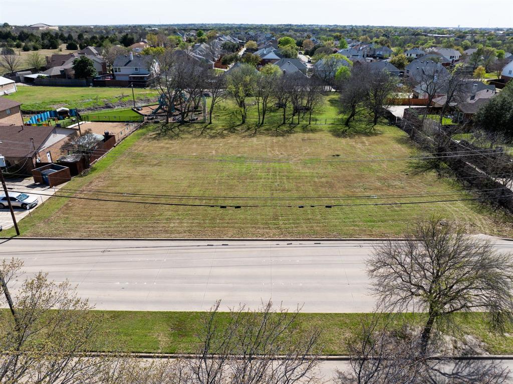 330 Town East Property Photo 3