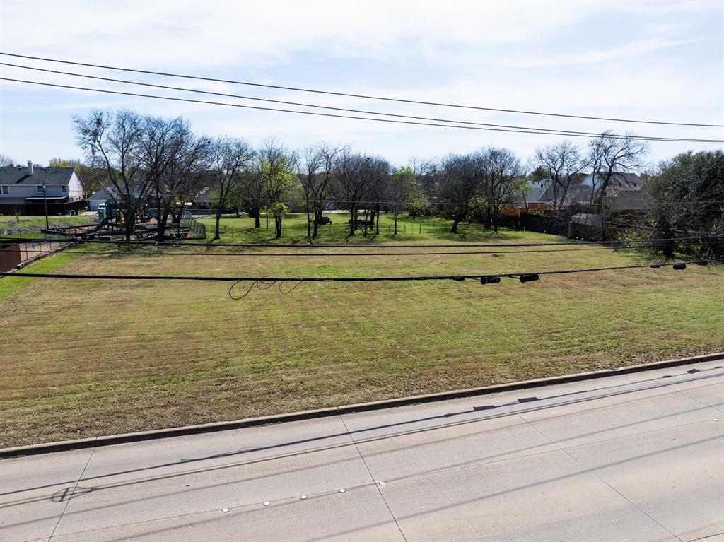 330 Town East Property Photo 4