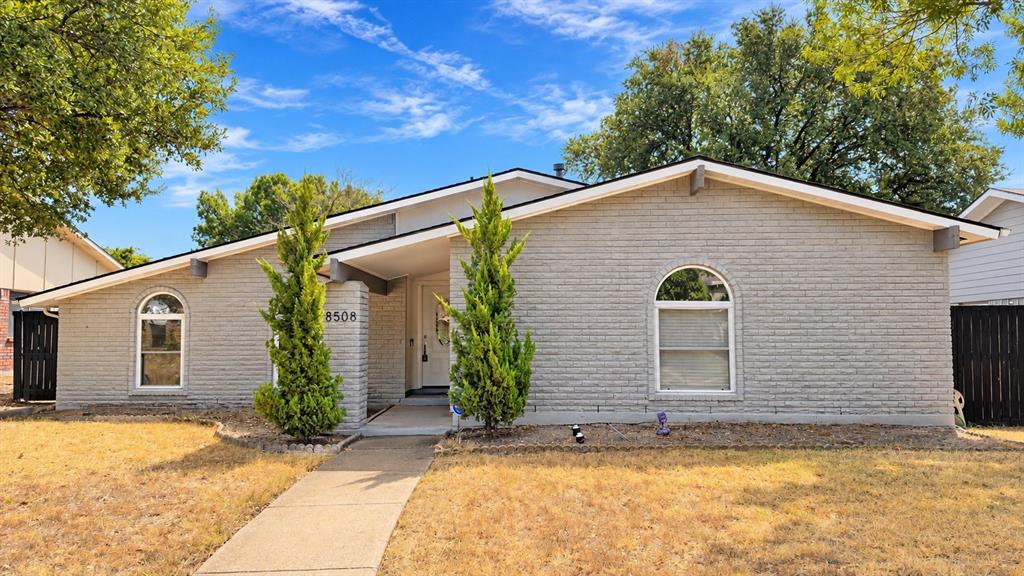 8508 Londonderry Lane Property Photo 1