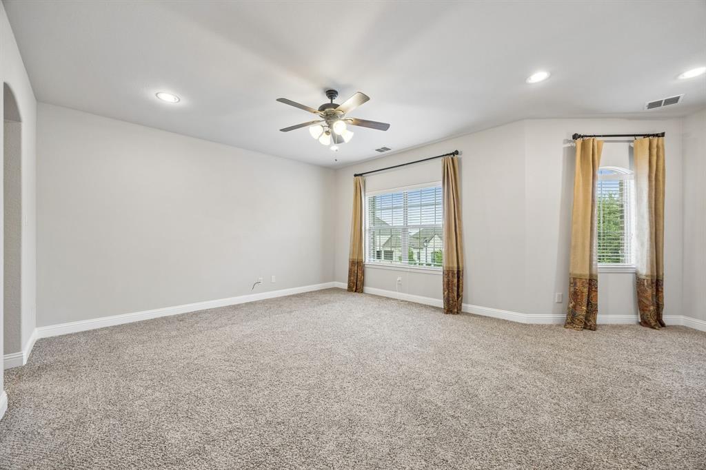 1013 Ember Crest Drive Property Photo 28