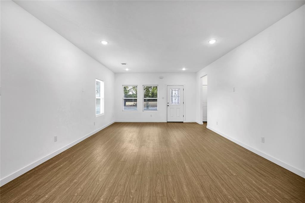 4410 Hamilton Avenue Property Photo 4