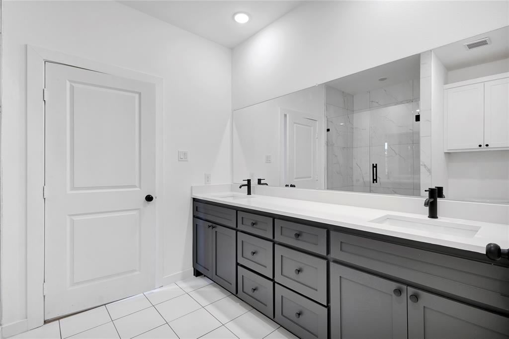 4410 Hamilton Avenue Property Photo 15