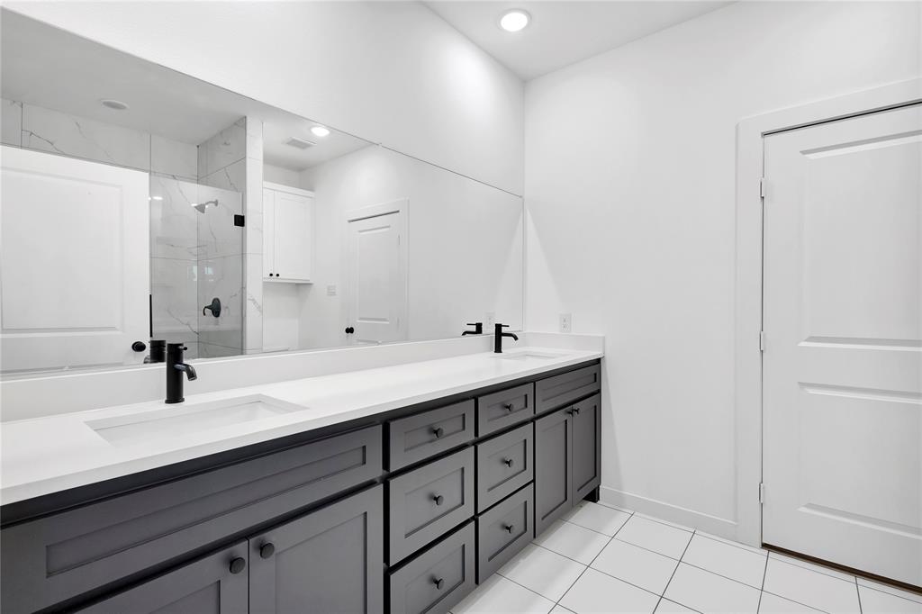 4410 Hamilton Avenue Property Photo 17