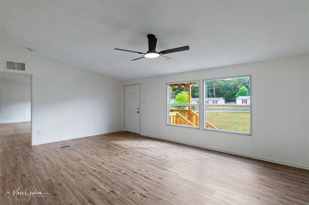 5569 Crystal Drive Property Photo 5