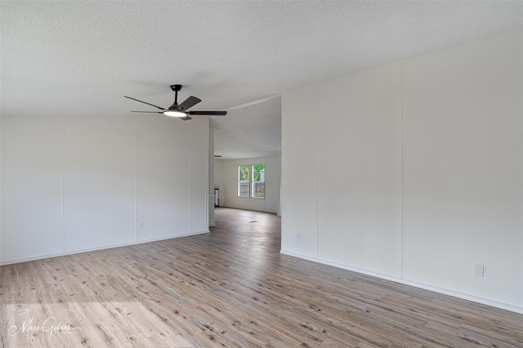 5569 Crystal Drive Property Photo 6