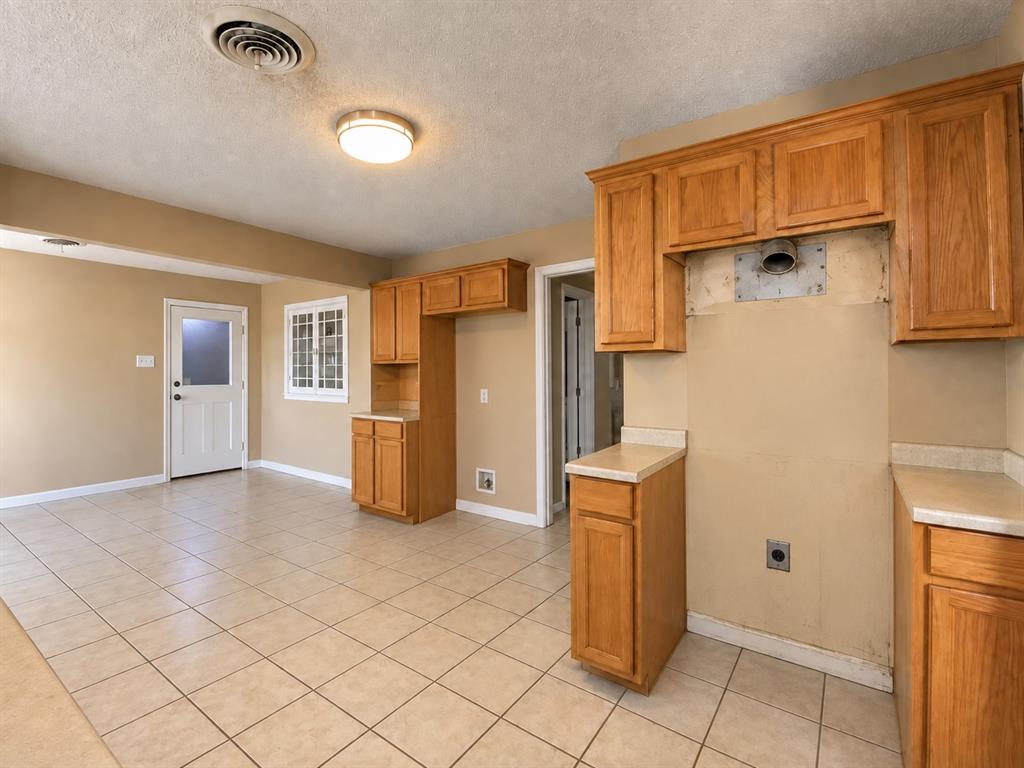 1727 Whittier Avenue Property Photo 14